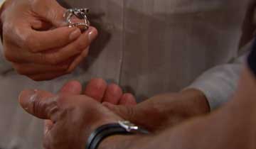 Brooke gives Bill her wedding ring