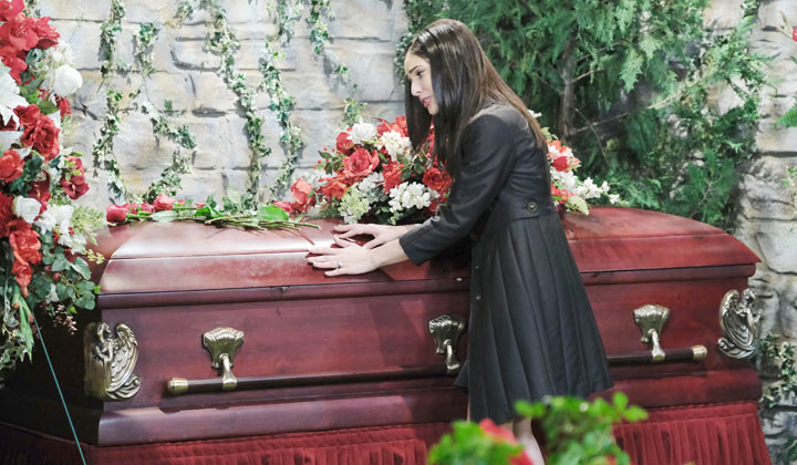Gabi holds Stefan's funeral service