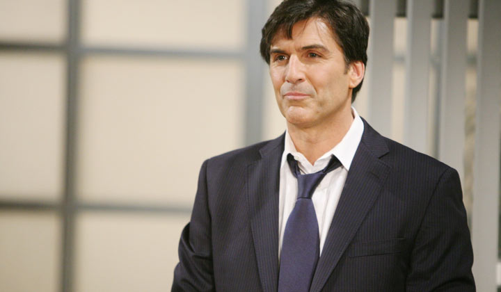 Emmy winner Vincent Irizarry joins The Bold and the Beautiful