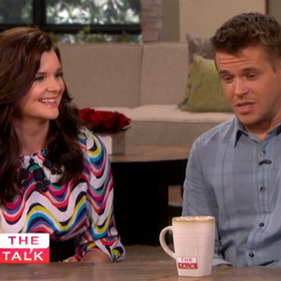 David and Heather Tom chat it up on The Talk