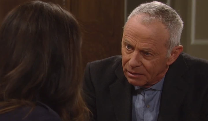 General Hospital Scoop: Robert is concerned about Anna's plan (Spoilers for the week of April 16, 2018 on GH)