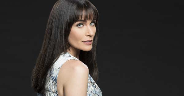 Rena Sofer as Lois Cerullo