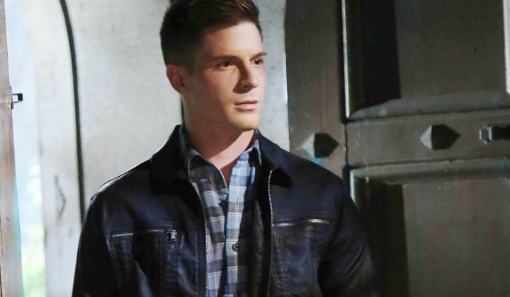 Stars rally for General Hospital's Robert Palmer Watkins, who lost his home in a fire