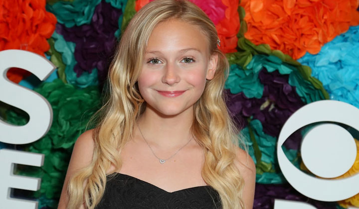 Alyvia Alyn Lind makes holiday return to The Young and the Restless