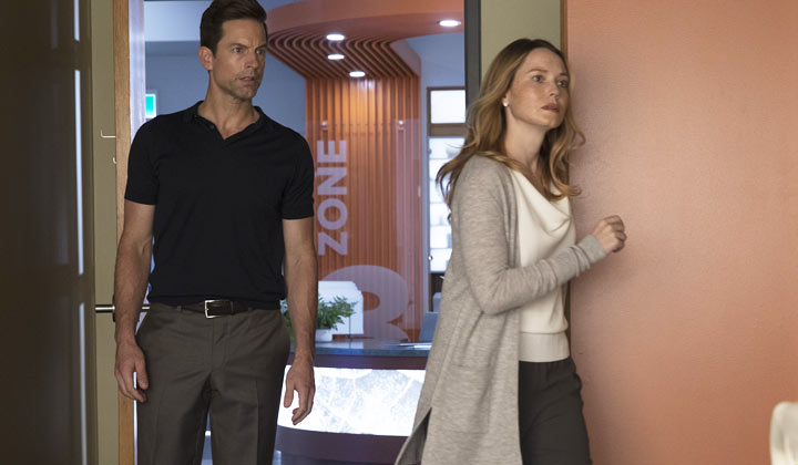 Michael Muhney returning to television